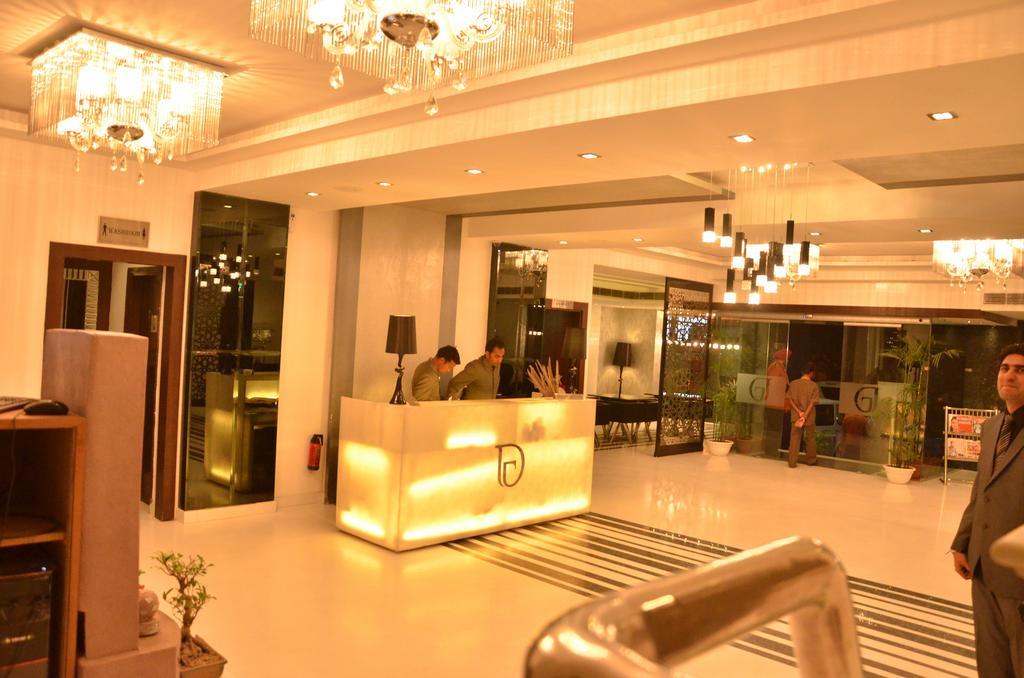Hotel Down Town Jalandhar Esterno foto