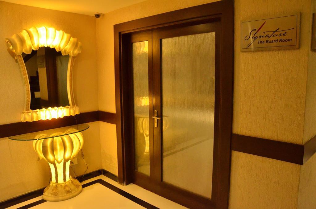 Hotel Down Town Jalandhar Esterno foto