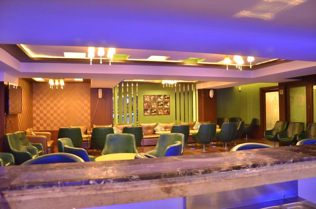 Hotel Down Town Jalandhar Esterno foto