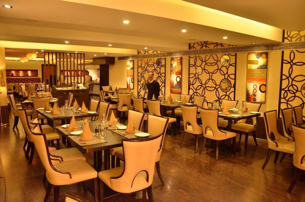 Hotel Down Town Jalandhar Esterno foto