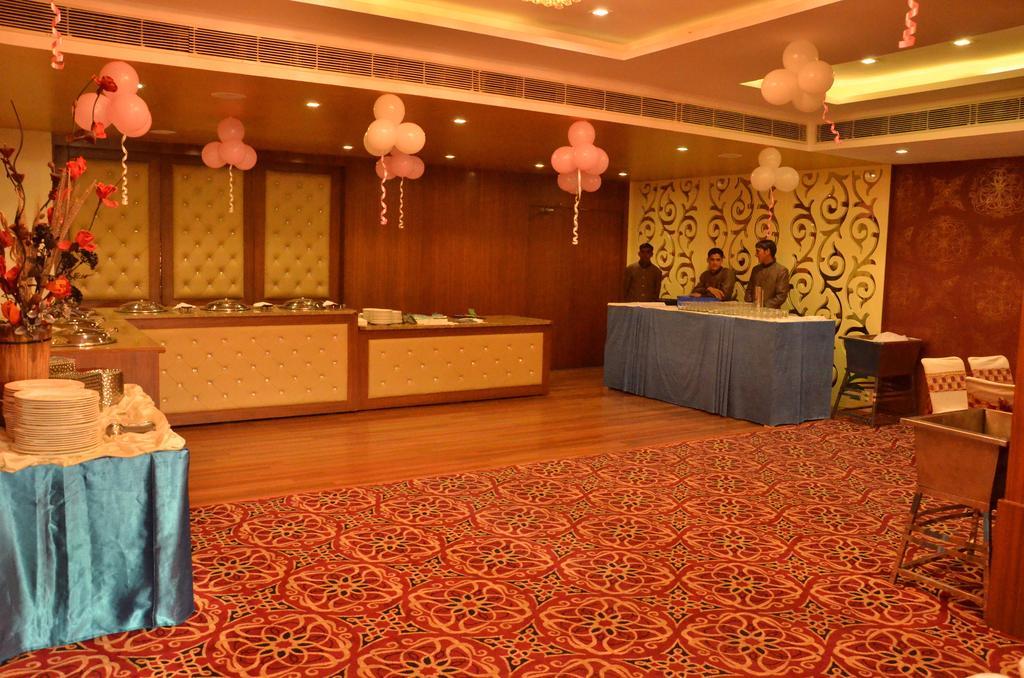 Hotel Down Town Jalandhar Esterno foto